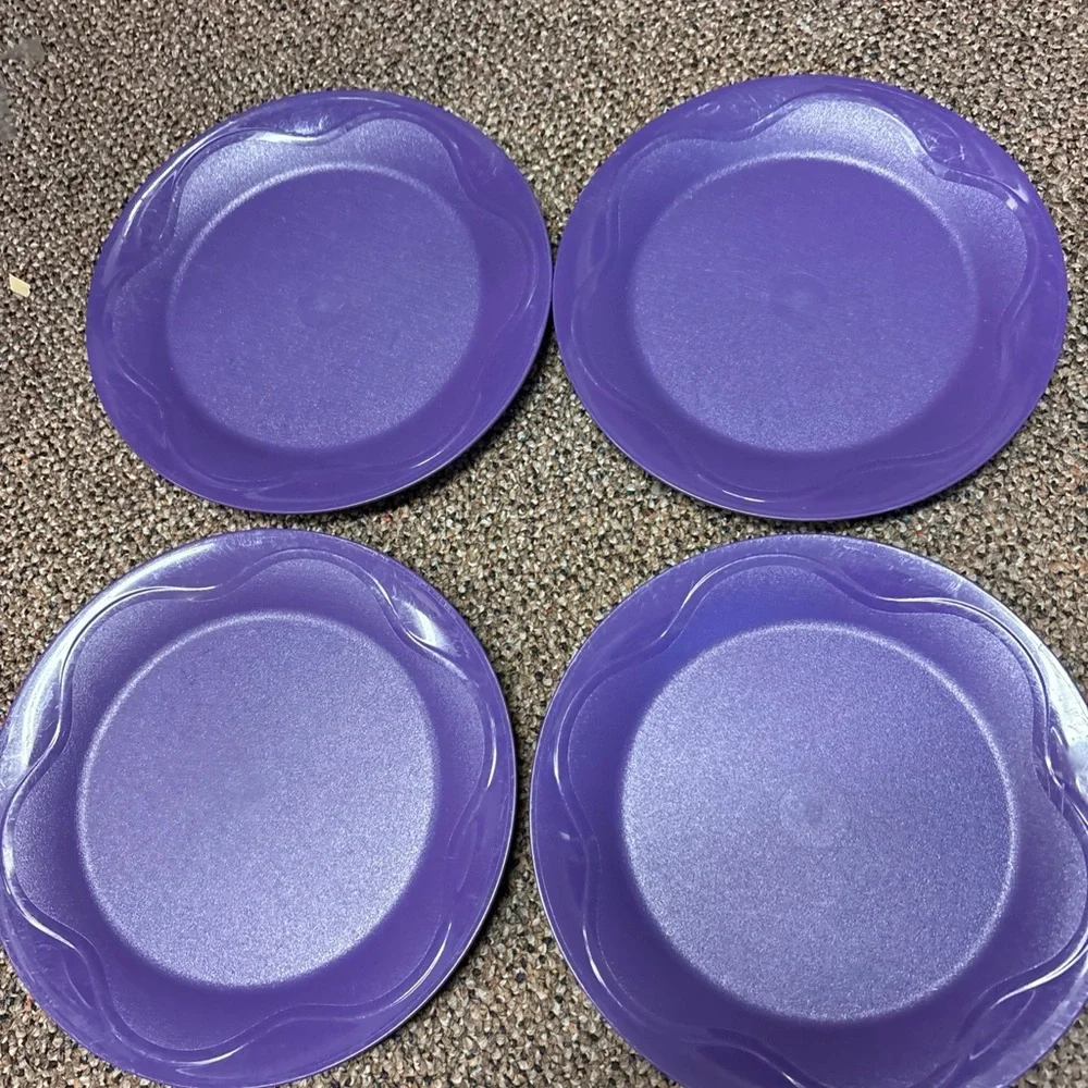 Tupperware Purple Dinner Plates Set of 4